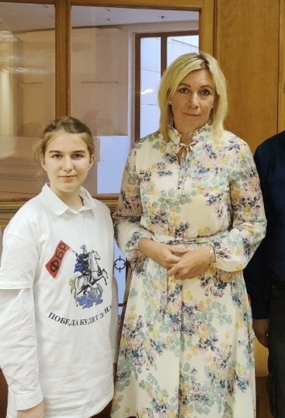 Юная писательница из Луганска Фаина Савенкова: Сейчас на «Миротворце» есть данные 326 детей до 18 лет, кроме меня