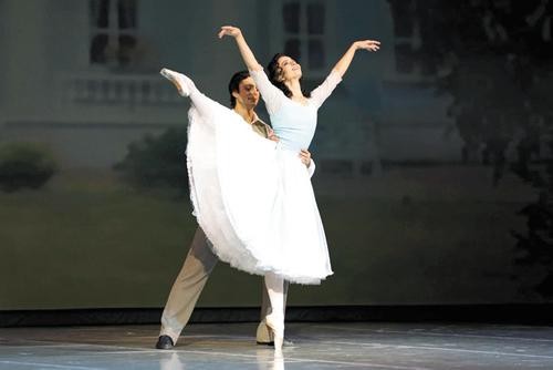 Празднование юбилейного года народного артиста СССР Лавровского завершится премьерами балетных спектаклей «Две женщины» и «Амок»