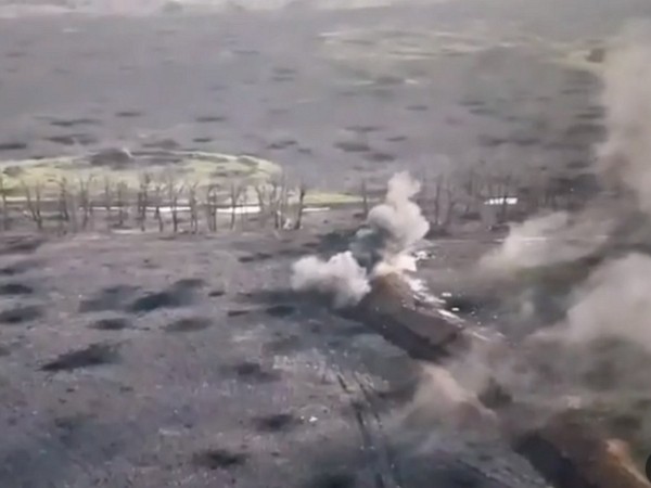Опубликовано видео ожесточенной артиллерийской дуэли в районе Бахмута (ВИДЕО)