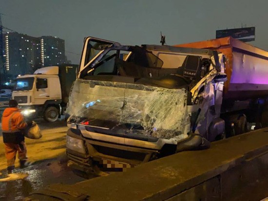 Страшная авария на МКАД заставила говорить о "грузовиках смерти"