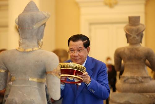 Хун Манет сменит Хун Сена: власть в Камбодже перешла по наследству
