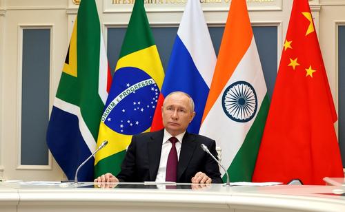 Путин: к кризису на Украине привело стремление стран Запада сохранить гегемонию